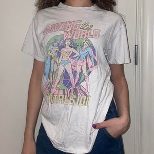 JUNK FOOD TEES Marvel white graphic tee
“Saving the world is a girls job”